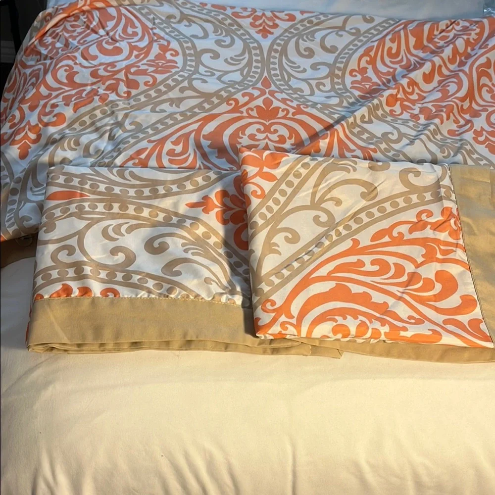 Elegant Orange and Cream Duvet Cover